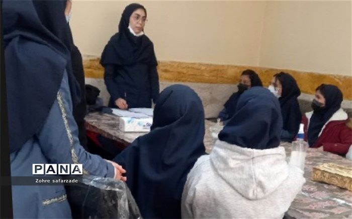 طرح همیار مشاور در مدارس متوسطه رودهن اجرایی شد