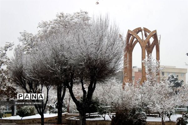 تهران لباس سفید بر تن کرد