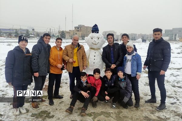 یک روز برفی در شهریار