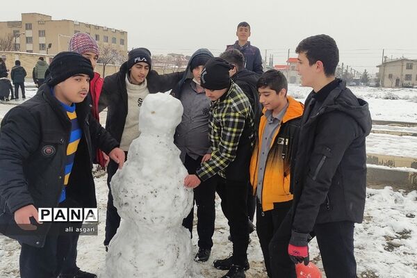 یک روز برفی در شهریار