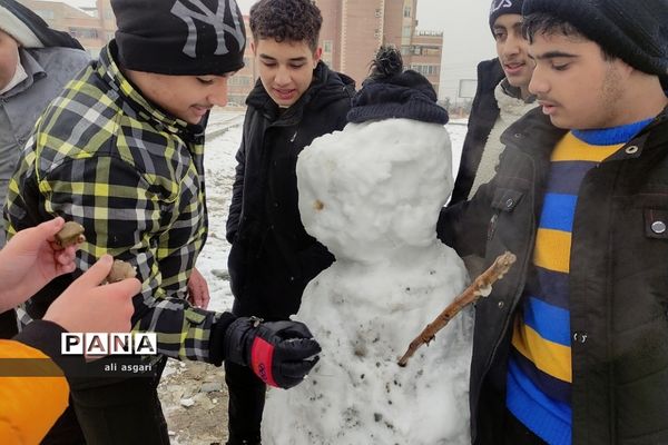 یک روز برفی در شهریار