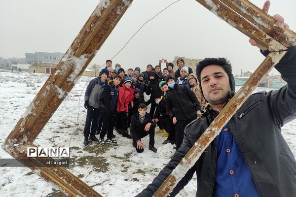 یک روز برفی در شهریار