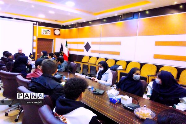 بازدید دانش‌آموزان برگزیده مسابقات پژوهش سراهای دانش‌آموزی از دانشگاه کشاورزی استان فارس