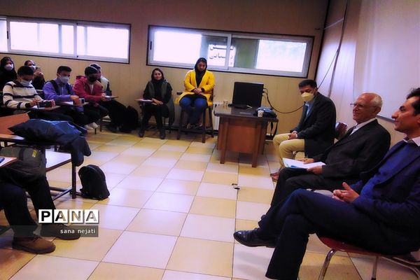 بازدید دانش‌آموزان برگزیده مسابقات پژوهش سراهای دانش‌آموزی از دانشگاه کشاورزی استان فارس