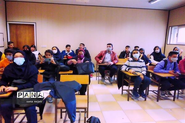 بازدید دانش‌آموزان برگزیده مسابقات پژوهش سراهای دانش‌آموزی از دانشگاه کشاورزی استان فارس