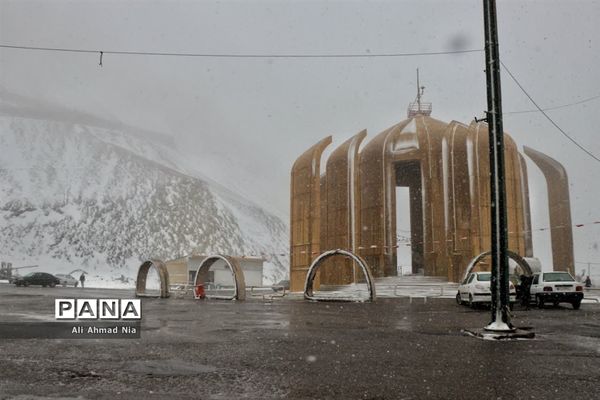 بارش برف در قم