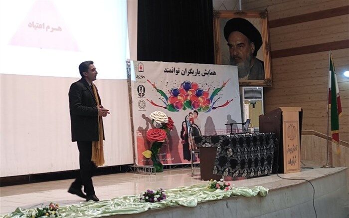 کارگاه توانمندسازی رابطان مشاور در دو موضوع پیشگیری از خودکشی و پیشگیری از اعتیاد برگزار شد