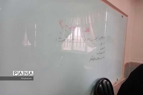 برگزاری جلسه گفتمان دینی در دبیرستان عدالت جوادآباد