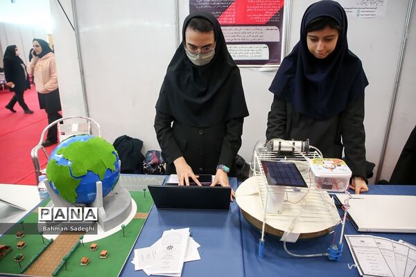 نمایشگاه دستاوردها و طرح‌های پژوهشی برتر دانش‌آموزان سمپاد