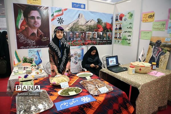 نمایشگاه دستاوردها و طرح‌های پژوهشی برتر دانش‌آموزان سمپاد