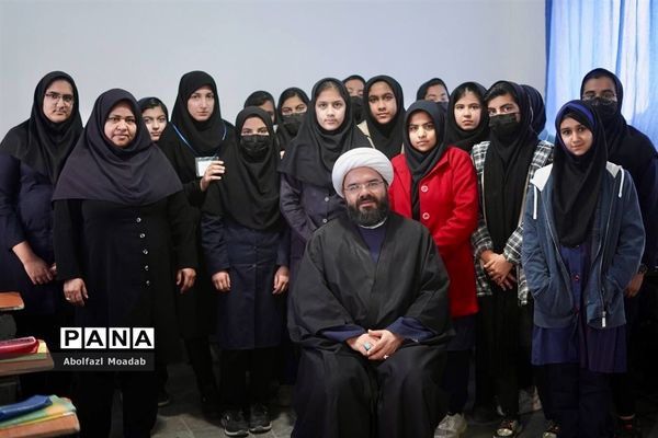 دیدار نماینده ترشیز با دانش‌آموزان کاشمر