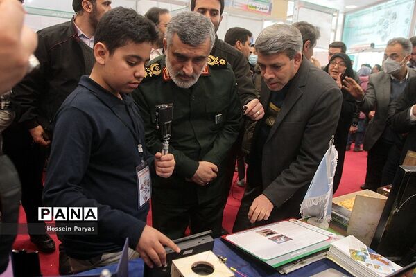 نمایشگاه دستاوردها و طرح‌های پژوهشی برتر دانش‌آموزان سمپاد