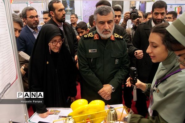 نمایشگاه دستاوردها و طرح‌های پژوهشی برتر دانش‌آموزان سمپاد