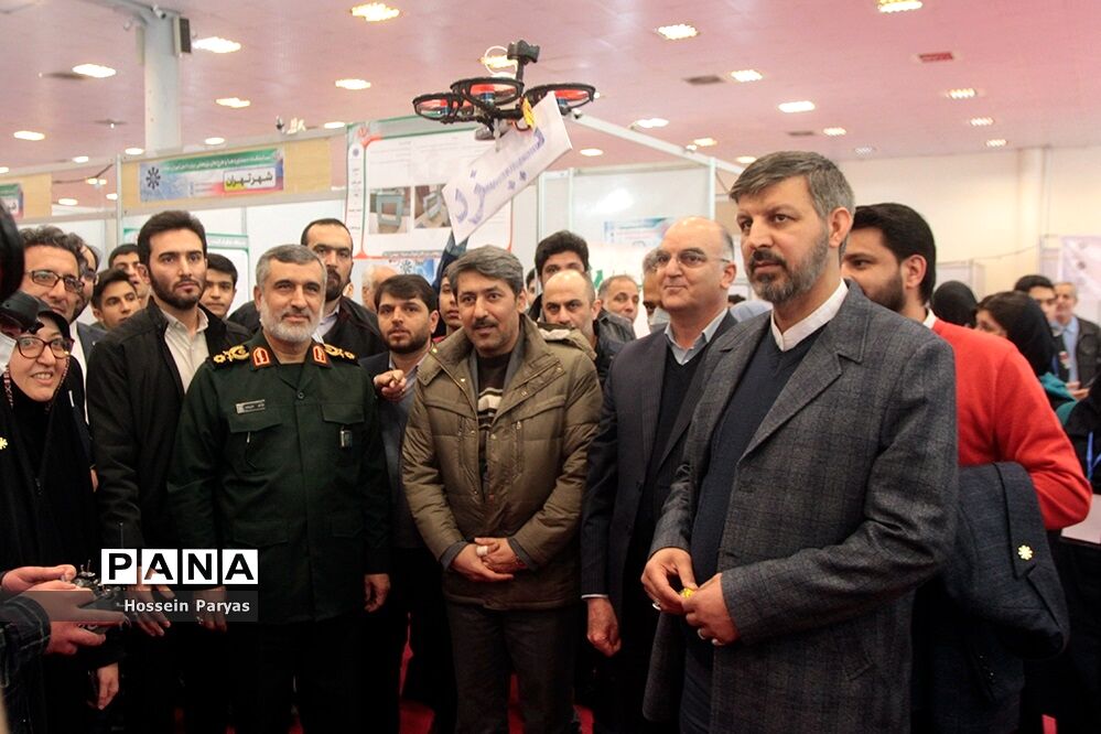 نمایشگاه دستاوردها و طرح‌های پژوهشی برتر دانش‌آموزان سمپاد