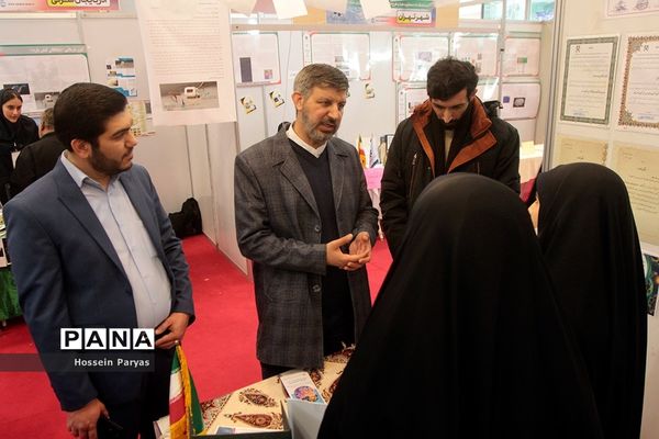 نمایشگاه دستاوردها و طرح‌های پژوهشی برتر دانش‌آموزان سمپاد