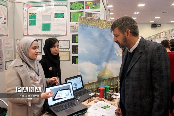 نمایشگاه دستاوردها و طرح‌های پژوهشی برتر دانش‌آموزان سمپاد