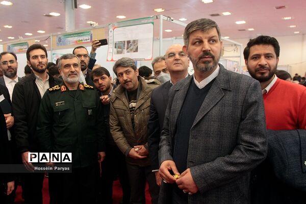 نمایشگاه دستاوردها و طرح‌های پژوهشی برتر دانش‌آموزان سمپاد