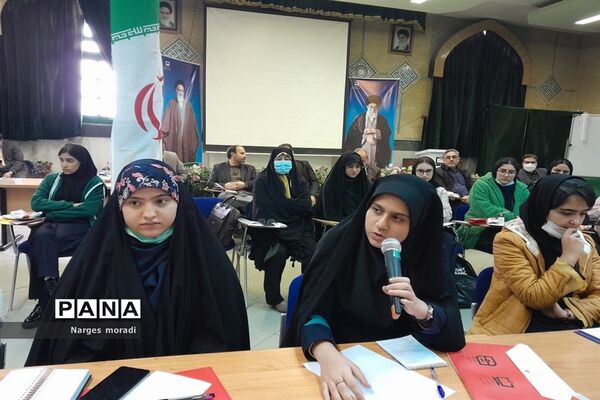 حضور دانش‌آموزان مدارس استعدادهای درخشان ملارد در نشست دانش‌آموزی علم نافع