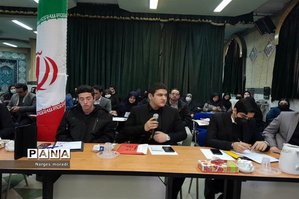 حضور دانش‌آموزان مدارس استعدادهای درخشان ملارد در نشست دانش‌آموزی علم نافع