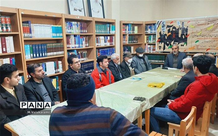 بازگشت به خویشتن درون مایه اصلی ادبیات انقلاب اسلامی است