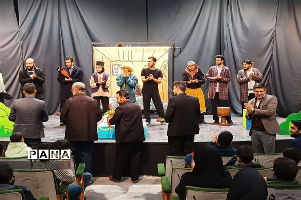 نمایش «شازده‌کوچولو و عمونقّال» در یزد