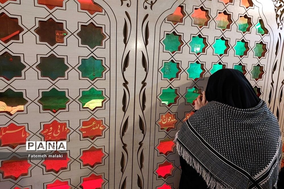 حضور دانش‌آموزان ملاردی اعزامی راهیان نور در یادمان معراج شهدا