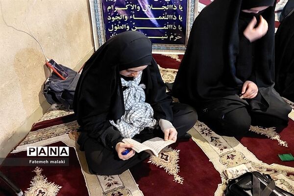 حضور دانش‌آموزان ملاردی اعزامی راهیان نور در یادمان معراج شهدا