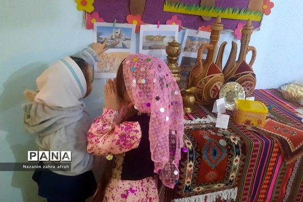 برگزاری جشنواره آیین‌های سرزمین من در دبستان دخترانه سما ۲ رودهن