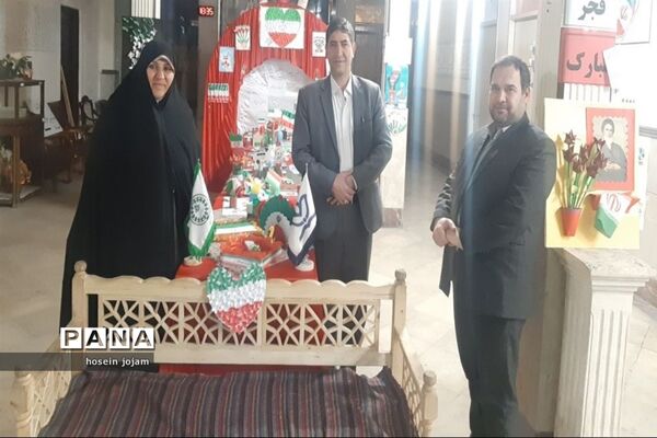 پویش پرچم؛ نمایشگاه دست‌سازه‌های دانش‌آموزان در کانون فرهنگی سلمان