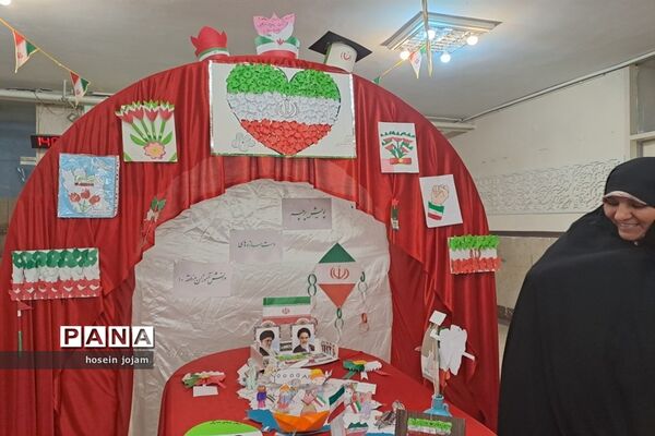 پویش پرچم؛ نمایشگاه دست‌سازه‌های دانش‌آموزان در کانون فرهنگی سلمان