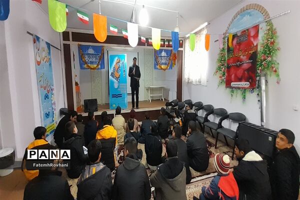 بازدید رئیس اداره اوقاف از مسابقات قرآن، عترت و نماز دانش‌آموزان خلیل‌آباد