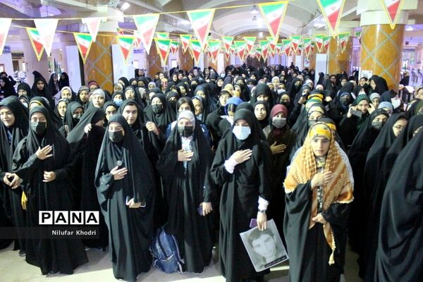 اعزام دانش‌آموزان دختر شهرستان بوشهر به مناطق عملیاتی جنوب