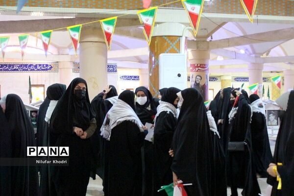 اعزام دانش‌آموزان دختر شهرستان بوشهر به مناطق عملیاتی جنوب