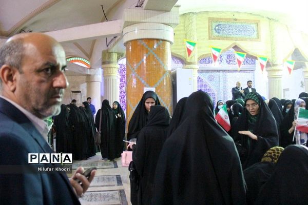 اعزام دانش‌آموزان دختر شهرستان بوشهر به مناطق عملیاتی جنوب