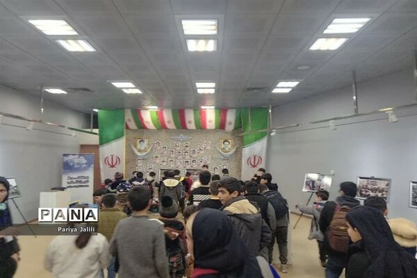 حضوردانش‌آموزان آموزشگاه شهیدآیت یک اسلامشهر در باغ موزه انقلاب اسلامی و دفاع مقدس