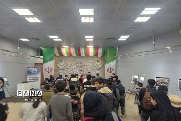 حضوردانش‌آموزان آموزشگاه شهیدآیت یک اسلامشهر در باغ موزه انقلاب اسلامی و دفاع مقدس