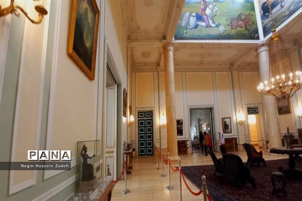 بازدید دانش‌آموزان آموزشگاه ایران مهر اسلامشهر از کاخ سعد‌آباد