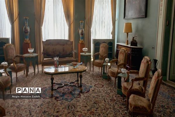 بازدید دانش‌آموزان آموزشگاه ایران مهر اسلامشهر از کاخ سعد‌آباد