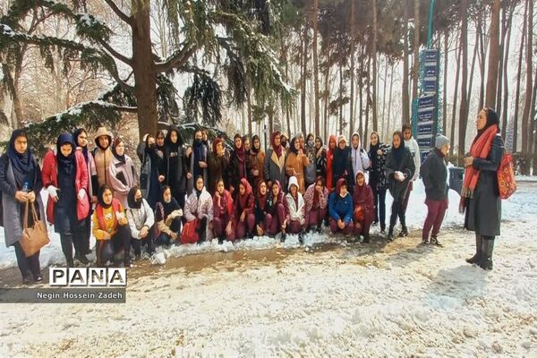 بازدید دانش‌آموزان آموزشگاه ایران مهر اسلامشهر از کاخ سعد‌آباد