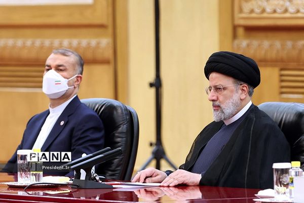 اولین روز سفر رییس جمهوری به چین