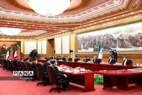 اولین روز سفر رییس جمهوری به چین