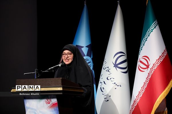 آیین اختتامیه اولین نمایشگاه دستاوردها و طرح‌های پژوهشی برتر دانش‌آموزان سمپاد