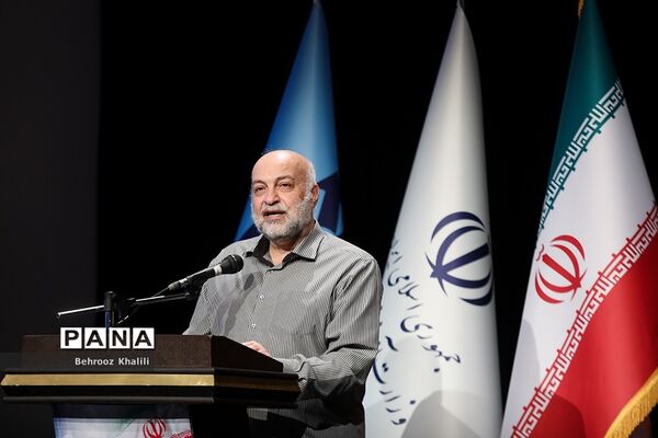 آیین اختتامیه اولین نمایشگاه دستاوردها و طرح‌های پژوهشی برتر دانش‌آموزان سمپاد