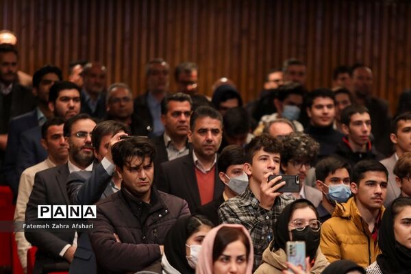 آیین اختتامیه اولین نمایشگاه دستاوردها و طرح‌های پژوهشی برتر دانش‌آموزان سمپاد