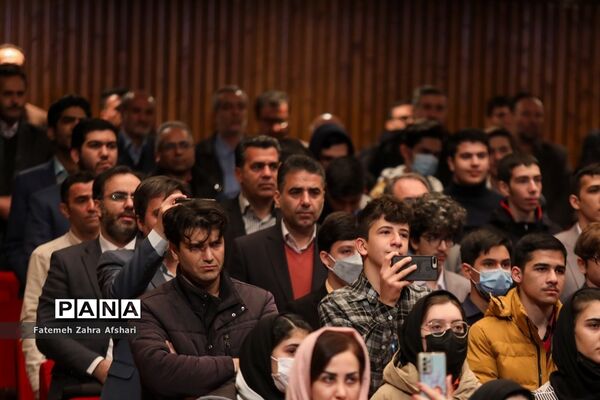 آیین اختتامیه اولین نمایشگاه دستاوردها و طرح‌های پژوهشی برتر دانش‌آموزان سمپاد
