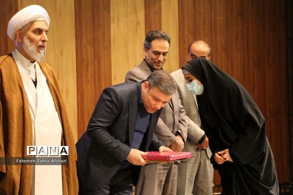 برگزاری اجلاسیه سراسری نماز دانش‌آموزان در سمنان