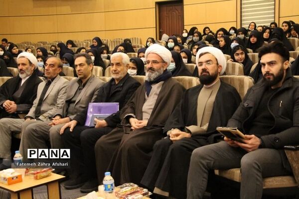 برگزاری اجلاسیه سراسری نماز دانش‌آموزان در سمنان