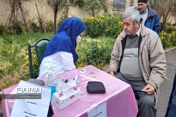 اهدای ۱۰ کاروان حاوی اقلام ورزشی و بهداشتی به مدارس پاکدشت