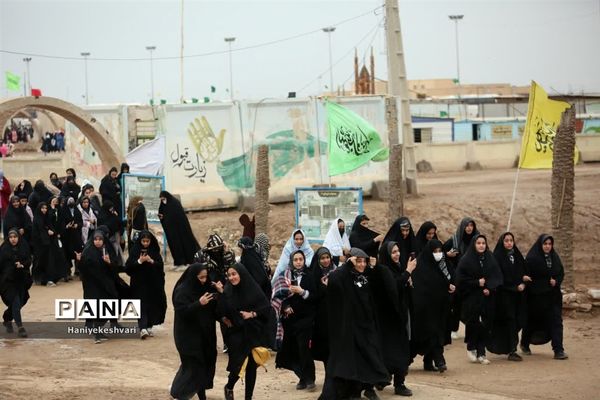 بازدید دانش‌آموزان اردوهای راهیان‌نوراز منطقه جنگی