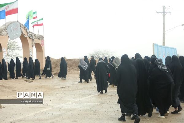 بازدید دانش‌آموزان اردوهای راهیان‌نوراز منطقه جنگی